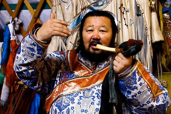 mongolian people features